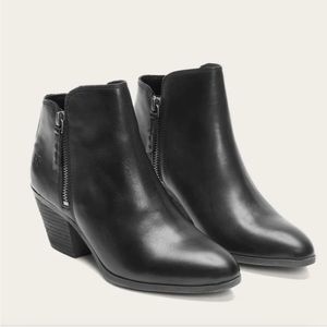 Frye Leather Judith double zip ankle boots